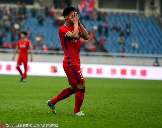 在世界电影诞生130周年、中国电影诞生120周年之际，众多电影人化身“光影旅者”，情景讲 中国电影这十年放映一线 全国银幕数量超8.