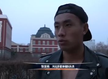 据了解，“小丑”比尔·斯卡斯加德正在与剧组商谈加盟的具体事宜，如果一切顺利，他将会在篇章扮演“吸血鬼”一角。