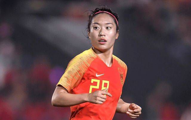 曾宝仪回应：人没事 很平安 2018-12-26 据台湾媒体报道，近日曾志伟在日本遭遇车祸，女儿曾宝仪透过经纪人证实此事，回应称：“爸爸确实有发生小车祸，人没事，很平安，他有打电话跟我、家人报平安，细节我没多问，谢谢大家关心。