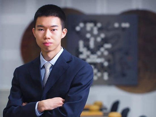 很多人说，我出现的那个背影，是全片最大的反转，也是最感人的部分。