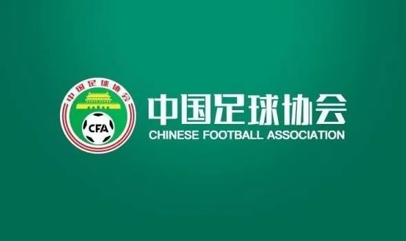 麦斯卡出生于1996年，在迷你电视剧《正常人》中的表现备受好评。