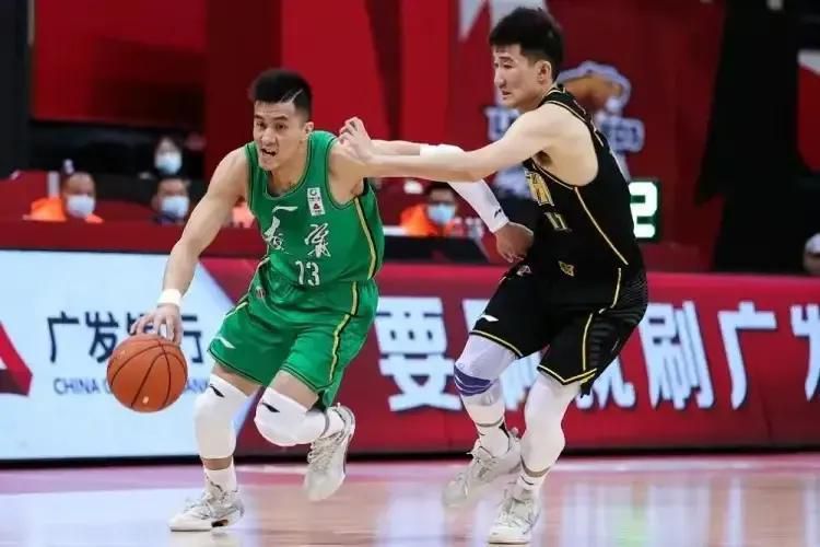 今年是本届政协会员最后一次履职，过去“很少抢着发言，怕说错话后悔好几年”的成龙终于 2020全国两会特别报道专题 2020-05-21 2020年全国两会即中华人民共和国第十三届全国人民代表大会第三次会议和中国人民政治协商会议第十三届全国委员会第三次会议。