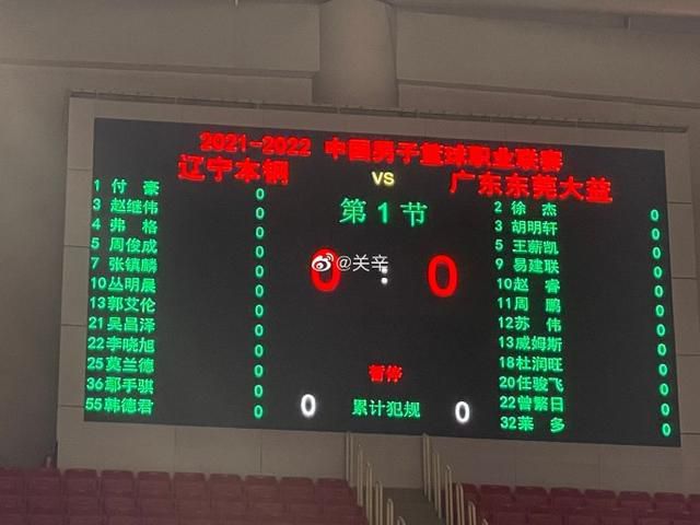 运动装与西装风一键切换，双面魅力风格，解锁一线男刊单封，红气“适”如破竹。