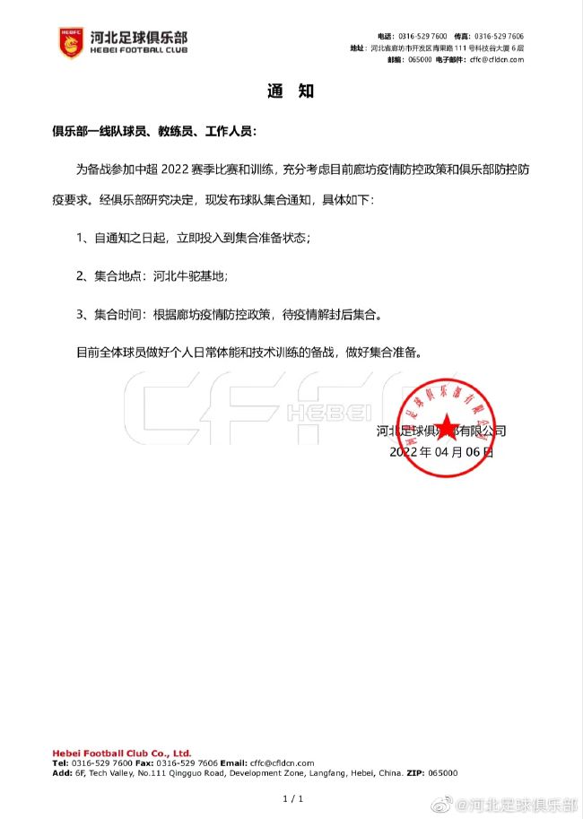一起拍照的还有该片的导演StevenSilver 扎克·埃夫隆《重返十七岁》首映 好友泰勒助阵 2009-03-12 扎克·埃夫隆 泰勒·斯维芙特 电影网讯澳大利亚当地时间3月11日，泰勒·斯维芙特陪同扎克·埃夫隆一起出席了电影《重返十七岁》在悉尼举办的首映式。