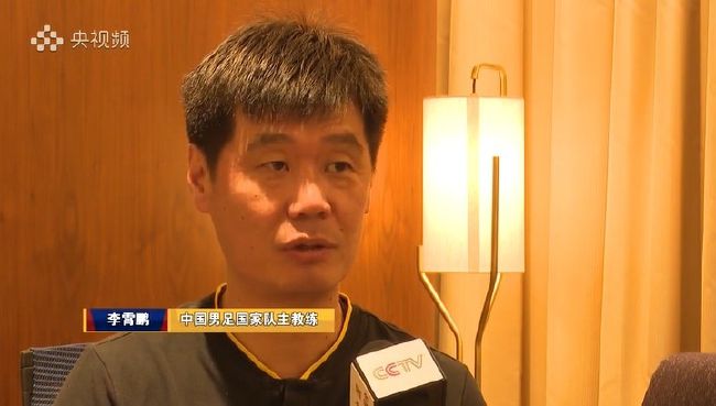 巩俐饰演的秋香美若天仙，堪称全片颜值担当，李健仁、苑琼丹、郑佩佩则塑造了极具特色的经典角色如花、石榴姐、华夫人，让人笑到疯癫！