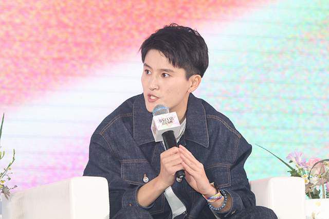 此前由莱托导演的纪录片《手工制品》曾在第37届多伦多电影节上夺得观众选择奖。