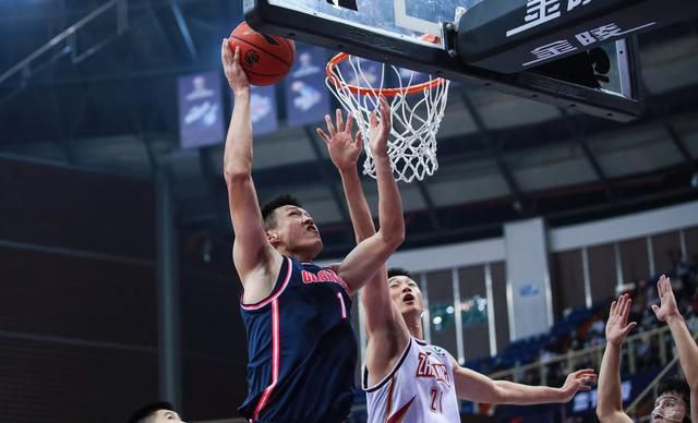 杨靖宇，英勇就义时胃里仅剩棉絮与树皮，在敌人劝降声中高喊：“我珍惜生命，但绝不可能屈服！