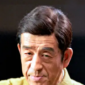 郑允荷晒病容照崩溃发文 2024-05-27 由张宰贤执导并编剧，崔岷植、金高银、李到晛、柳海真等主演的电影《破墓》在亚洲热度高涨，更成为韩国2024年首部破千万人次观影的电影。