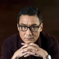 据悉，《娱乐行业》已正式与Netflix签约，共22集，每集制作成本36亿韩元，总制作成本预计在800亿韩元左右，是历代最高！