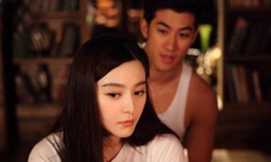 从处女作《悲伤逆流成河》的易遥到《清平乐》的徽柔到《十年一品温如言》的温衡再到如今《我真的讨厌异地恋》中的赵一一，短短几年里，年纪轻轻的她不断在各种影视作品中挑起大梁，一跃成 为爱复仇！
