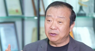 斯图尔特成主角回归 2025-03-20 据Deadline报道，大热剧集《生活大爆炸》将推出全新衍生剧，《斯图尔特救不了宇宙》（Stuart Fails To Save The Universe，暂译），凯文·苏斯曼饰演的漫画店老板斯图尔 权游衍生剧《龙之家族》第二季曝剧照 6.16开播！